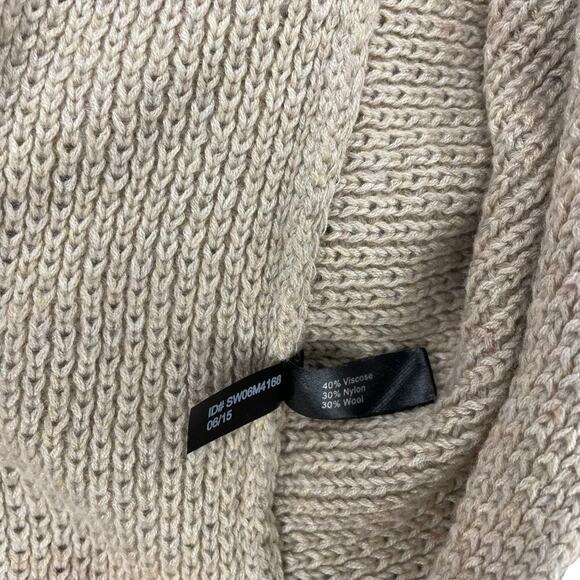 The Limited NWT Cream Textured Cowlneck Wool Fringed Poncho Sz S - Picture 5 of 7